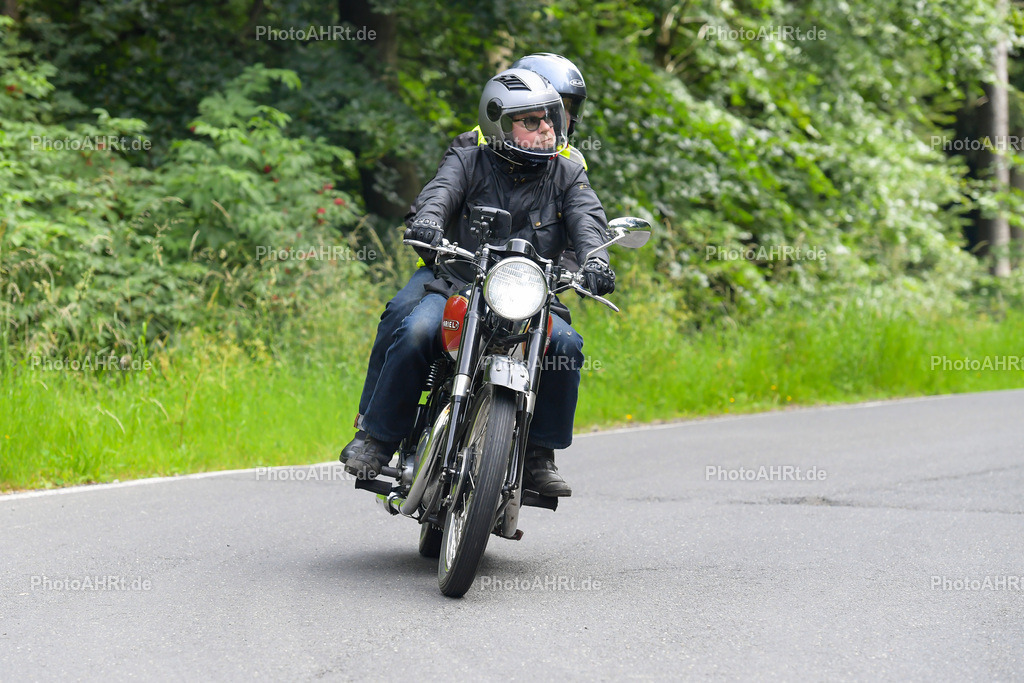 20240629-RUBM-0048 | 29.06.2024: Internationale Ausfahrt fuer alle Motorraeder bis 1939 - Rund um Bad Muenstereifel mit dem Schwerpunkt Rheinische Motorraeder - Realisiert mit Pictrs.com