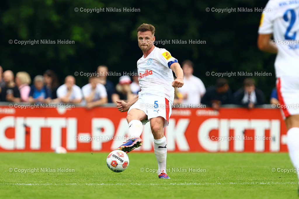 NH_SCWeicheFlensburg08_HolsteinKiel_Testspiel_28062025 | #5 Carl Johansson (Holstein Kiel)Fußball I Herren I Freundschaftsspiel I Saison 2025-2026  I SC Weiche Flensburg 08 - Holstein Kiel I 28.06.2025 I Manfred-Werner-Stadion - Realisiert mit Pictrs.com