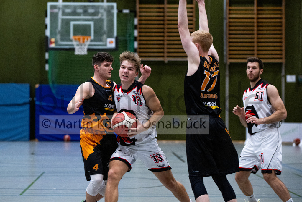 2. Regionalliga West | 07.12.2024 | TuS Bad Essen vs. BTB Royals Oldenburg | 2. Regionalliga West | 07.12.2024 | TuS Bad Essen vs. BTB Royals Oldenburg - - - - - CREDIT, www.bullenfotos.de, Martin König, Hörner Weg 40, D-49078 Osnabrück, +4917663732967, Nutzung und Weitergabe nur zu den vereinbarten Zwecken. Presseanfragen an Urheber. Alle Rechte beim Urheber. - - - - - - Realisiert mit Pictrs.com