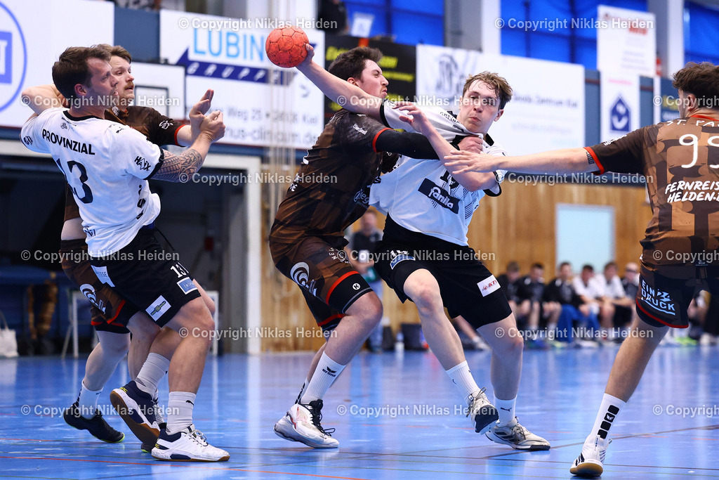 NH_THWKielII_FCStPauli_HandballMännerRegionalligaNord_09052025 | #19 Lauro-Janis Strothmann (THW Kiel II), #22 Luis Moser (FC St. Pauli)Handball I Herren I Handball-Region Nord - Männer Regionalliga Nord I Saison 2024-2025 I 24. Spieltag I THW Kiel II - FC St. Pauli I 09.05.2025 I Edgar-Meschkat-Halle - Realisiert mit Pictrs.com
