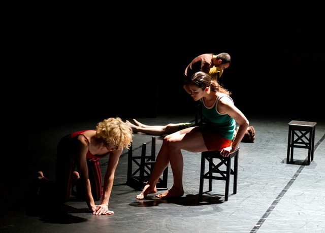 8IMG_2602 | What Remains 

Choreographie: Sade Mamedova 
Musik: Mario Batkovic 
Probenleitung: Jason Jacobs 
Tanz: Alicia Bonell, Xaver Duntze, Alona Golubtsova, Daniel Corredor Ramos, Marie Houssin, Gaia Zorrilla Leonini, Clara Maia Moreira, Carolina Osterloh, Veronika Petrenko, Sarthak Shah, Clara Schwaller, Giselle Cohen Tarica
 - Realisiert mit Pictrs.com
