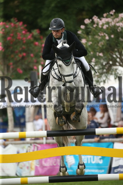 Bietigheim_2022_Prfg.Nr.02_Springen_Kl.S_BW-Bank_Qualifikation_Sascha Braun_Commander Joe 2 (1) | Alle Fotos der Reiterjournal Fotografin Doris Matthaes im Reiterjournal Online-Fotoshop. - Realizzato con Pictrs.com