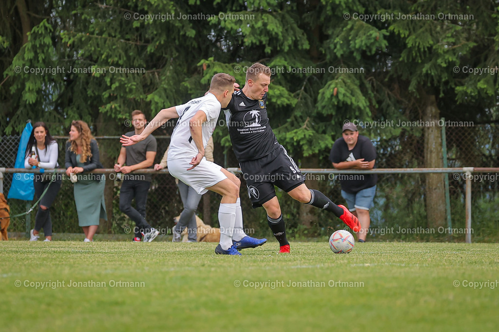 BQ3I6566 | 06.06.2023; Relegation zur Kreisoberliga West; Rasenplatz Niederweidbach; SG Aartal - TSF Heuchelheim II; Ergebnis 0:2 (0:0)