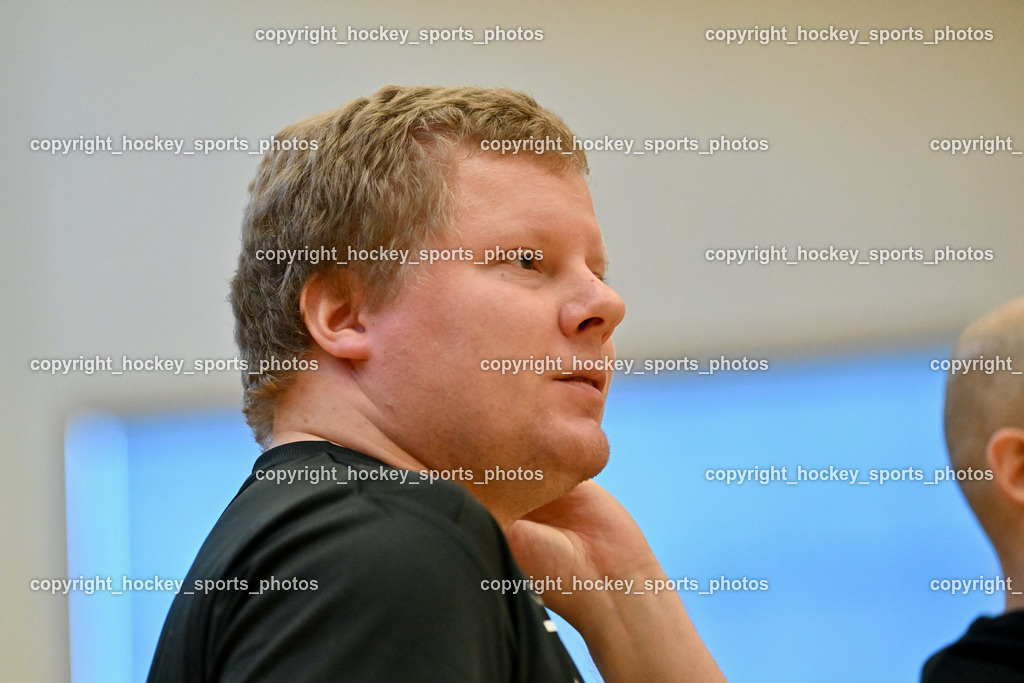 VSV Unihockey vs. Wiener Floorballverein 5.11.2023 | Headcoach Wiener Floorballverein Jukka Peltonen