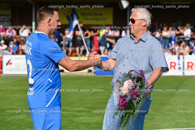 SAK vs. SV Dellach Gail 17.6.2023 | #22 Darijo Biscan, Präsident SAK Marko Wieser, Verabschiedung, Ehrung, Karriere Ende