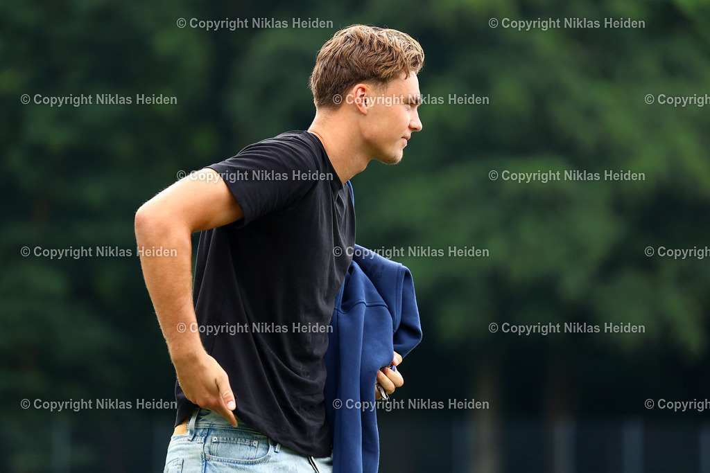 NH_HamburgerSVU21_HolsteinKielU23_Testspiel_20072025 | Fernando Dickes (Hamburger SV)Fußball I Herren I Testspiel I Saison 2025-2026  I Hamburger SV U21 - Holstein Kiel U23 I 20.07.2025 I Alexander-Otto-Akademie - Realisiert mit Pictrs.com