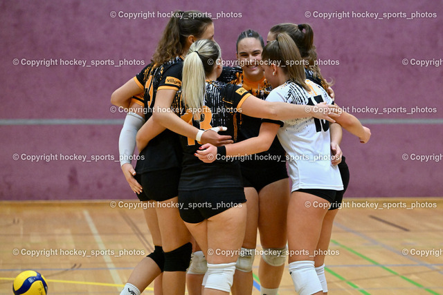 ASKÖ Volley Eagles vs. TUS Bad Radkersburg 19.11.2023 | Jubel ASKÖ Volley Eagles Mannschaft, #13 BEBEKAJLO Vanessa, #15 MORITZ Helena, #9 KÖFLER Alea