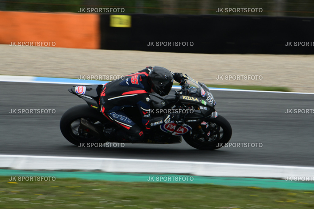 (2537) | IDM folgten parallel  der Superbike WM und Eventfotografie und vielen anderen Rennklassen bis ich im Jahr 2015 meine ersten Fotos in der MOTO GP machten durfte. Mein Anliegen ist es, die herausragenden Leistungen und Emotionen in Bildern festzuhalten - Realisiert mit Pictrs.com