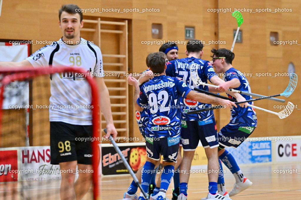 VSV Unihockey vs. FBK Insport Skofja Loka 26.11.2022 | #98 Gasper Triler, Jubel VSV Unihockey Mannschaft, #92 Ingolf Gunnar Natmessnig, #74 Luca Wurmitzer, #60 Thomas Unterweger, #14 Michael Klemm