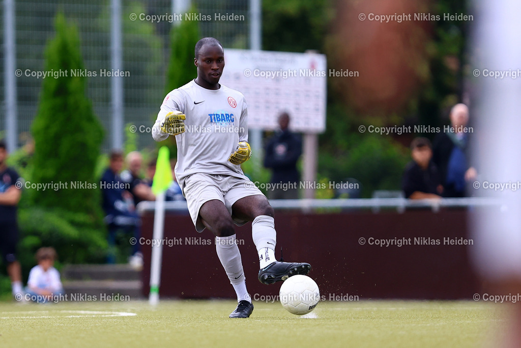 NH_BillstedtCup2025_Turnier_12072025 | Nathanael Sallah (Eimsbütteler TV)Fußball I Herren I Billstedt Cup 2025 I Saison 2025-2026  I Halbfinale I Hamburger SV U21 - Eimsbütteler TV I 12.07.2025 I Öjendorfer Weg - Realisiert mit Pictrs.com