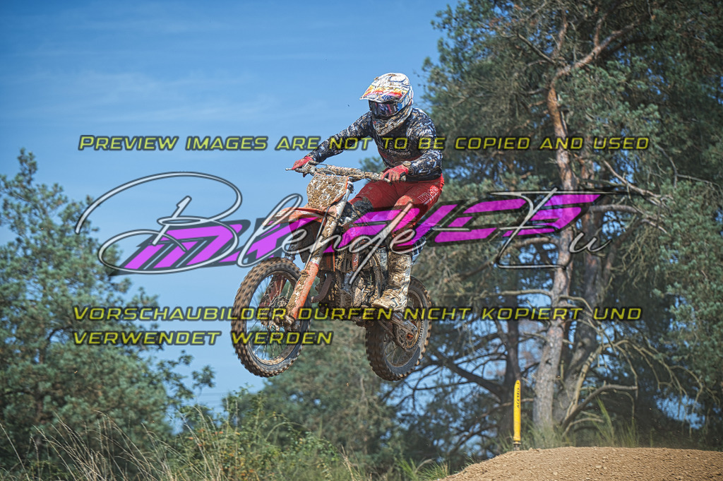 DSC_0396_9 | Sportfotografie: Die extreme Seite der Fotografie
Ich Fotografiere Hauptsächlich im Sportbereich Motorcross im DAMCV Verband.
Dirtbike - MX - Motorcross - DAMCV - MXCup - Euskirchen - Köln - Bonn - Venlo - Overloon - MSC Wisskirchen - MCC Weilerswist 