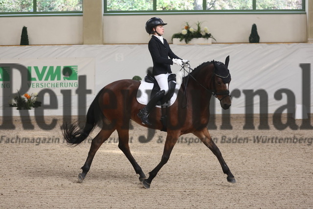 Gut Ising_2023_Prfg.Nr.13_Finale_Bayern-Pony-Cup_Lena Brunner_Cute Mrs.Polly FH (7) | Alle Fotos der Reiterjournal Fotografin Doris Matthaes im Reiterjournal Online-Fotoshop. - Realisiert mit Pictrs.com