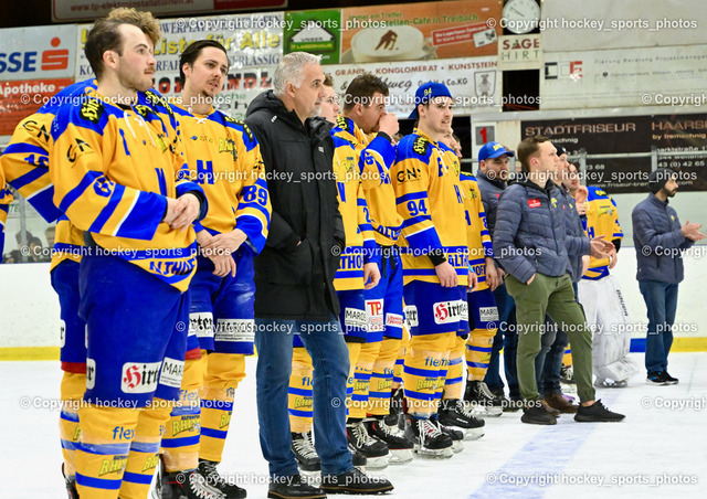 Siegerehrung KEHV EHC Althofen vs. ESC Steindorf 9.3.2023 | Jubel ESC Steindorf, Meisterfeier 2022/23, Siegerehrung, Medaillen Übergabe, EHC Althofen Mannschaft, Headcoach EHC Althofen Gerald Ressmann