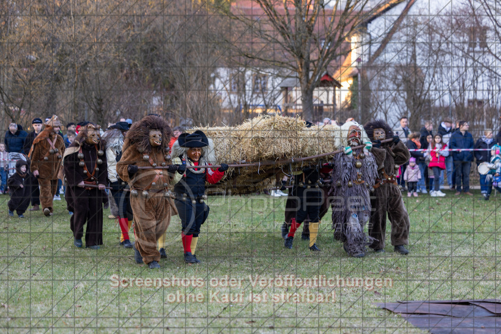 20250304_173717_0027 | #,Traditionelles Fasnetsverbrennen, Radschellenschläger Donzdorf, Donzdorfer Fasnet, Kampagne 2025, Fohlenwiese Schlossgarten, 73072 Donzdorf, 04.03.2025 - 17:30 Uhr,Foto: PhotoPeet-Eventfotografie/Peter Harich