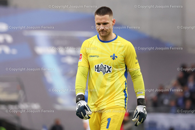 2024.02.17_svdvsstu_0076 | Darmstadt, 17.02.2024 Fussball 1. Bundesliga 22. Spieltag SV Darmstadt 98 -  VFB Stuttgart v.l., Goalkeeper, Torwart  Marcel Schuhen (SV Darmstadt 98) enttaeuscht, enttaeuscht schauend, dissapointed, traurig, frustiert, frust, gefrustet





(DFL/DFB REGULATIONS PROHIBIT ANY USE OF PHOTOGRAPHS as IMAGE SEQUENCES and/or QUASI-VIDEO) - Realizzato con Pictrs.com