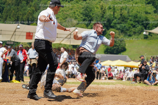 115.Innerschweizer Schwing- und Älplerfest Ennetbürgen | René Burch leidenschaftlicher Fotograf aus Kerns in Obwalden.  Hier finden sie Sport, Landschaft und Natur Fotografie.
 - Realizzato con Pictrs.com