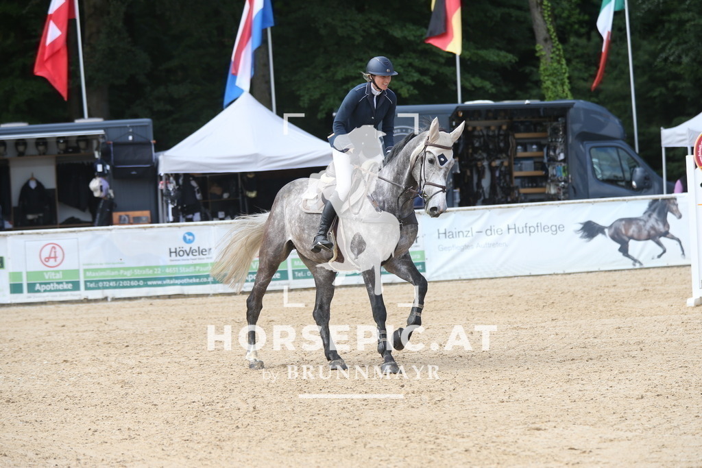 AS8V9267 | Willkommen bei Brunnmayr - Design & Fotografie – Ihrem Spezialisten für Reitturniere und Pferdeveranstaltungen in Oberösterreich, Salzburg und Bayern! Seit über 17 Jahren sind wir leidenschaftlich dabei.