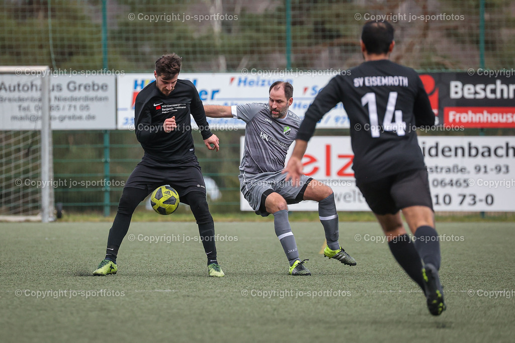 BQ3I9390 | 18.03.2023; Kreisliga A Dillenburg; Kunstrasenplatz Simmersbach; SG Roth/Simmersbach : SV Eisemroth; Ergebnis 1:2 (0:2)