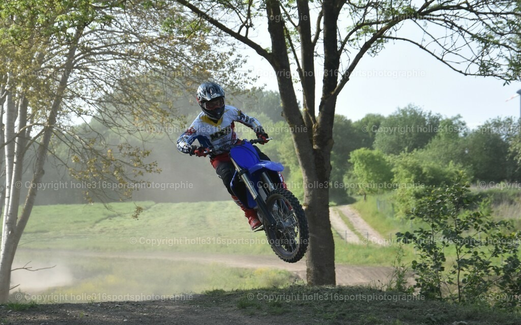 DSC_0268 (2) | Sportfotografie , Motorsport, Motoross, Reitsport, Mointainbike, Enduro,
Landschaft , Outdoor, Eventfotografie, Landschaft, Bilder online bestellen - Realisiert mit Pictrs.com