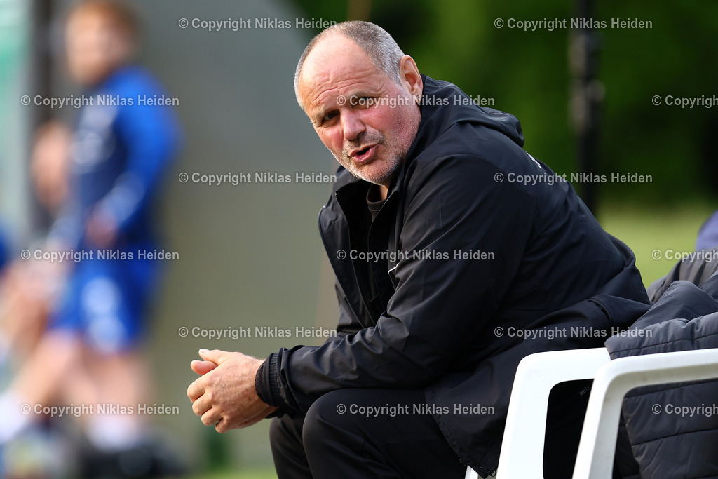 NH_TuSRotenhof_InterTürksporKiel_Testspiel_27062025 | Thomas Schwantes (Trainer, Inter Türkspor Kiel)Fußball I Herren I Freundschaftsspiel I Saison 2025-2026  I TuS Rothenhof - Inter Türkspor Kiel I 27.06.2025 I B-Platz Rotenhof - Realisiert mit Pictrs.com
