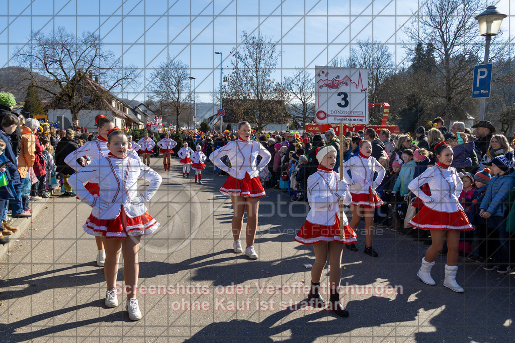 20250302_140458_0098 | #,Donzdorfer Fasnetsumzug, Kulturring Donzdorf, Donzdorfer Fasnet, Kampagne 2025, Friedhofstraße, 73072 Donzdorf, 02.03.2025 - 14:00 Uhr,Foto: PhotoPeet-Eventfotografie/Peter Harich