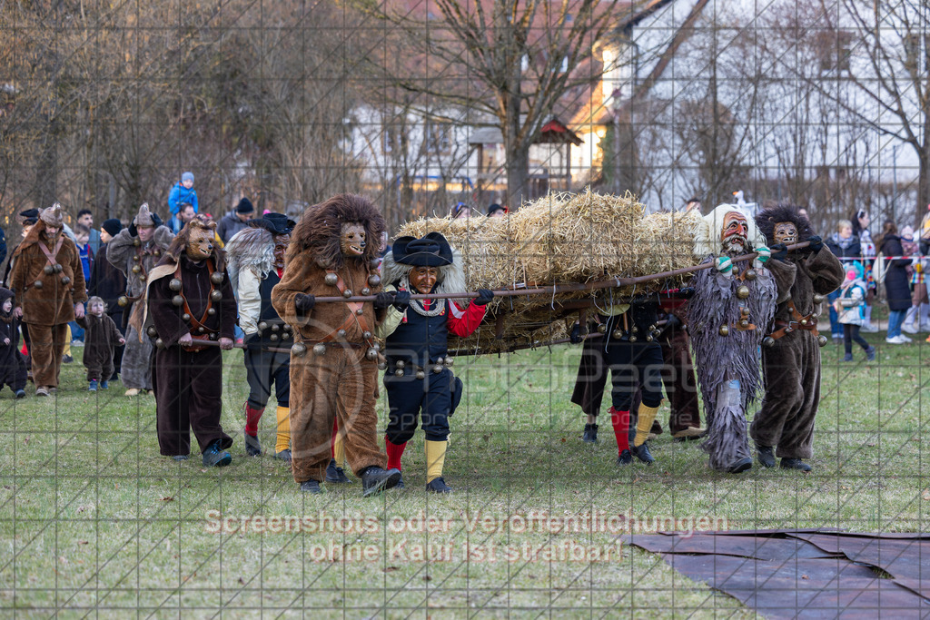 20250304_173719_0029 | #,Traditionelles Fasnetsverbrennen, Radschellenschläger Donzdorf, Donzdorfer Fasnet, Kampagne 2025, Fohlenwiese Schlossgarten, 73072 Donzdorf, 04.03.2025 - 17:30 Uhr,Foto: PhotoPeet-Eventfotografie/Peter Harich