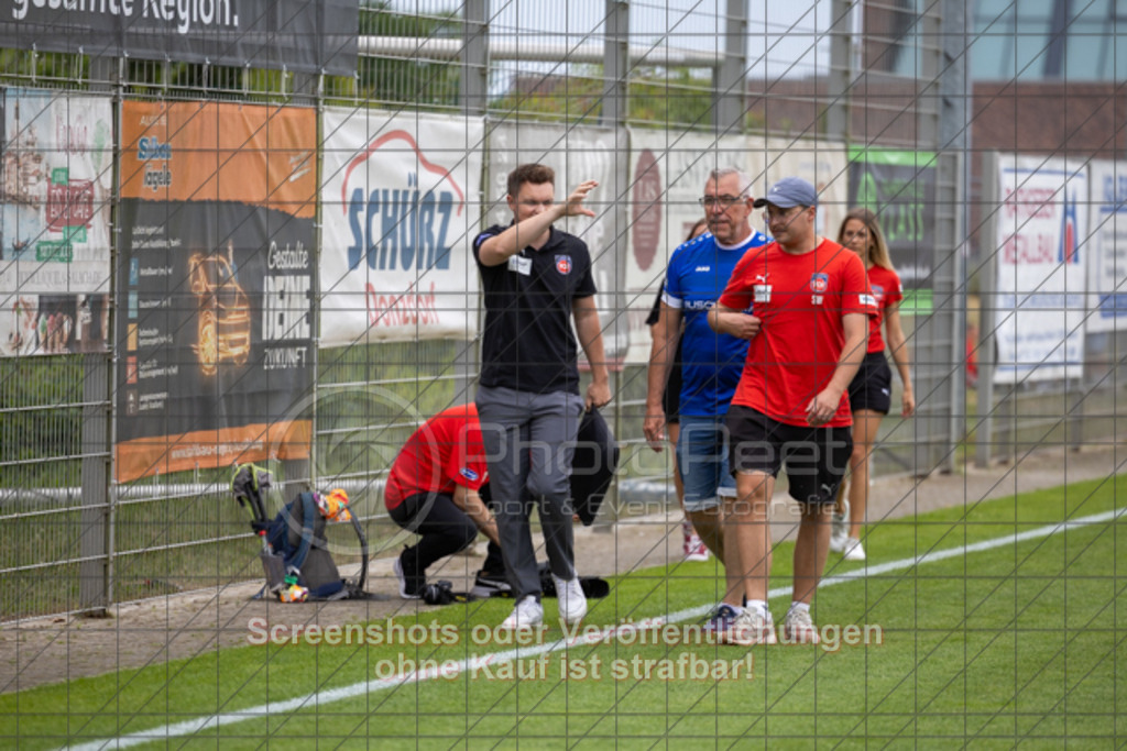 20250706_142103_0232 | #,TSG Salach (blau) vs. 1.FC Heidenheim (rot), Fußball, Freundschaftsspiel - WfV, Saison 2025/2026, Rasensportplatz, Staufenecker Str. 41, 73084 Salach, 06.07.2025 - 15:30 Uhr,Foto: PhotoPeet-Sportfotografie/Peter Harich