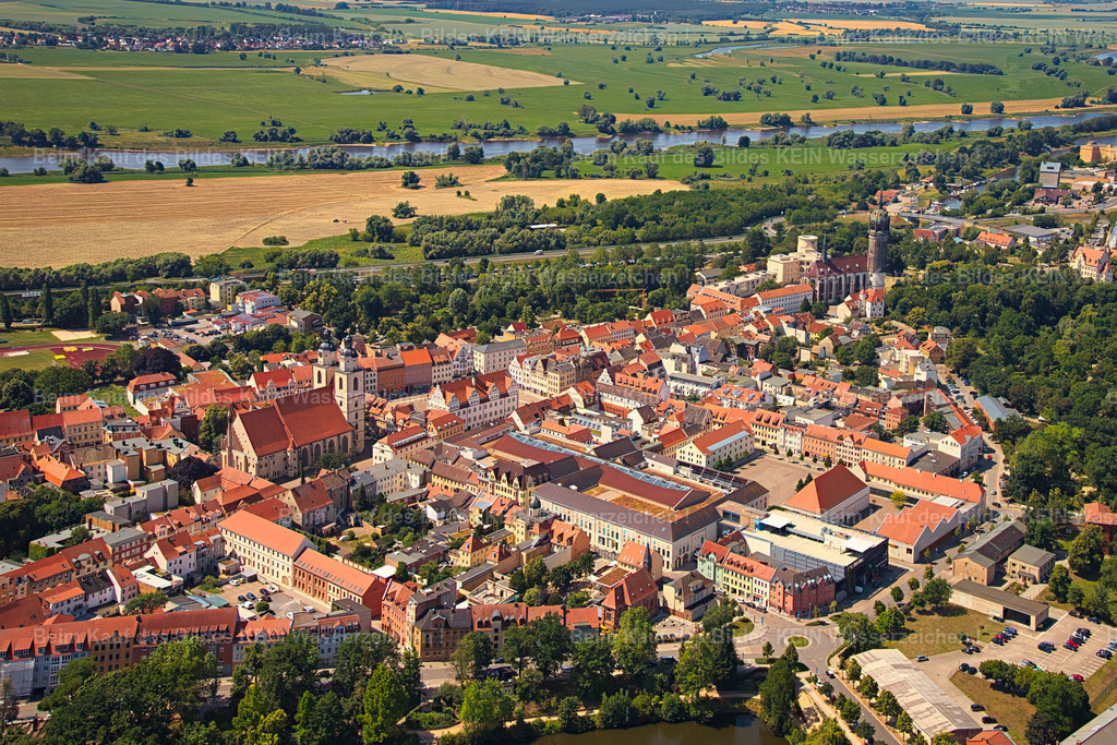 Wittenberg_Lutherstadt_Altstadt_IMG_Wittenberg_7923 | Wittenberg ist eine Universitätsstadt an der Elbe im Osten Deutschlands mit engen Verbindungen zu Martin Luther, dem Wegbereiter der Reformation. Das Lutherhaus, einst ein Kloster und Luthers Wohnhaus, ist heute ein Museum mit seinen persönlichen Gegenständen und Gemälden.  - Realisiert mit Pictrs.com