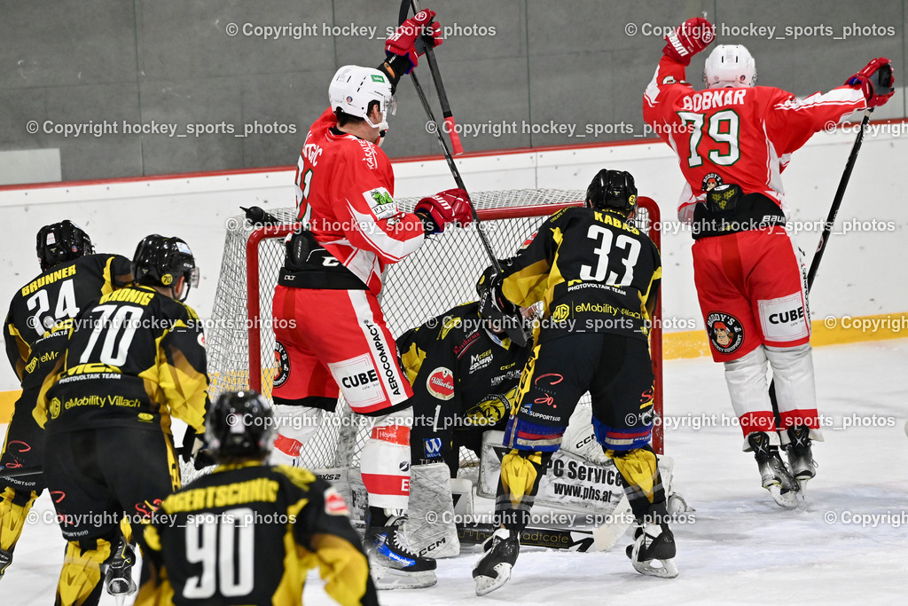 ESV Ferlach vs. MET PHOTOVOLTAIK HORNETS SPITTAL | Jubel ESV Ferlach Mannschaft, #79 Bobnar Marco ESV Ferlach, #91 Alagic Adis ESV Ferlach, #33 Kabas Michael EC Hornets Spittal, #1 Zauchner Rene EC Hornets Spittal, #70 Kronig Daniel EC Hornets Spittal, #24 Brunner Noel EC Hornets Spittal, ESV Ferlach vs. MET PHOTOVOLTAIK HORNETS SPITTAL, ESV Ferlach vs. MET PHOTOVOLTAIK HORNETS SPITTAL am 21.01.2025 in Ferlach (HTC Eishalle Ferlach), Austria, (Photo by Bernd Stefan)
