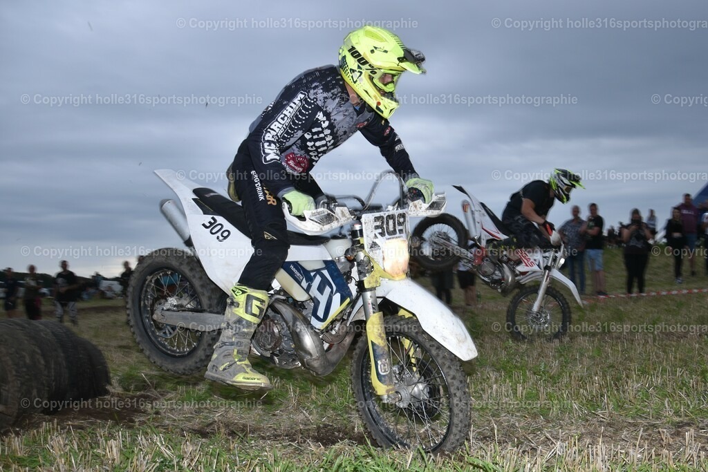 DSC_0244_01 (2) | Sportfotografie , Motorsport, Motoross, Reitsport, Mointainbike, Enduro,
Landschaft , Outdoor, Eventfotografie, Landschaft, Bilder online bestellen - Realisiert mit Pictrs.com