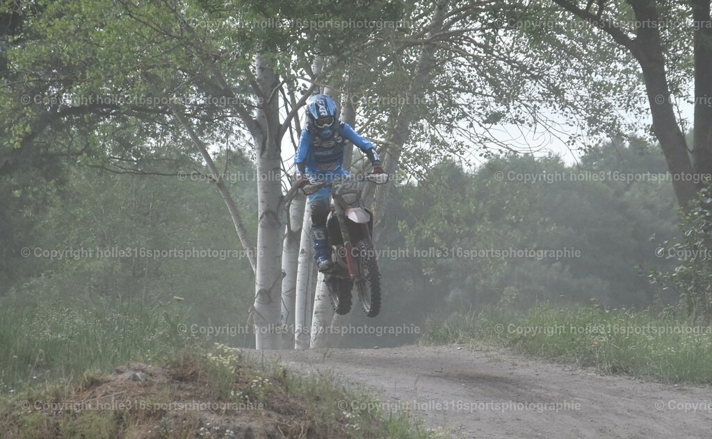DSC_0351 (2) | Sportfotografie , Motorsport, Motoross, Reitsport, Mointainbike, Enduro,
Landschaft , Outdoor, Eventfotografie, Landschaft, Bilder online bestellen - Realisiert mit Pictrs.com