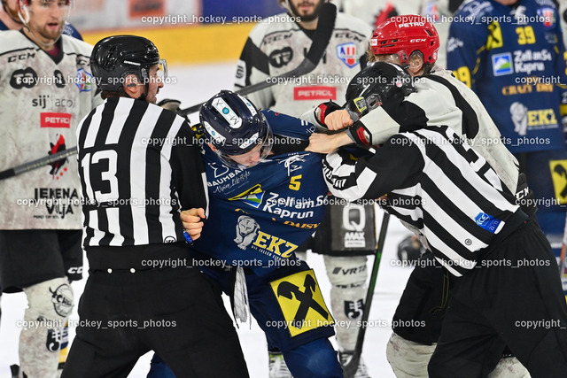 EK Zeller Eisbären vs. HDD Jesenice 1.10.2022 | #11 Ban Daniel, BERGANT Anze, KANYO Tamas, Referees, #47 Glavic Gasper, Faustkampf, #40 Blomberg Niki, #91 Jezovsek Zan, #26 Rep Ozbej, #9 Rajsar Patrik, #44 Planko David, #5 Laurin Müller