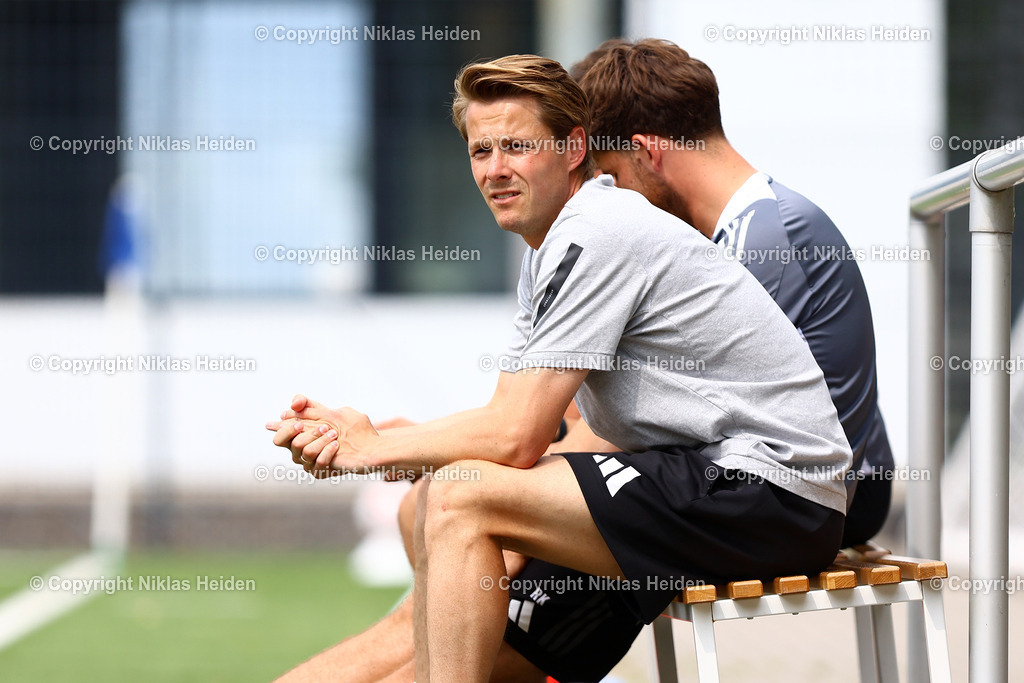 NH_HamburgerSVU21_HolsteinKielU23_Testspiel_20072025 | Lukas Anderer (Trainer, Hamburger SV U21)Fußball I Herren I Testspiel I Saison 2025-2026  I Hamburger SV U21 - Holstein Kiel U23 I 20.07.2025 I Alexander-Otto-Akademie - Realisiert mit Pictrs.com