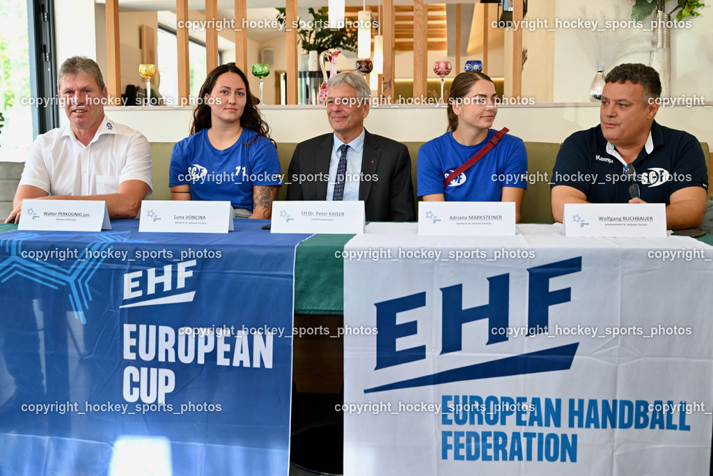 Pressekonferenz Ferlach Damen Handball | Obmann SC Ferlach Perkounig Walter, Voncina Luna Spielerin SC Ferlach Damen, Kärntner Landeshauptmann Kaiser Peter, Marksteiner Adriana Spielerin SC Ferlach Damen, Assistentcoach SC Ferlach Damen Buchbauer Wolfgang, Pressekonferenz Ferlach Damen Handball, PK SC Ferlach Damen Europa Cup  am 15.09.2023 in Ferlach (Cafe Peterlin), Austria, (Photo by Bernd Stefan)