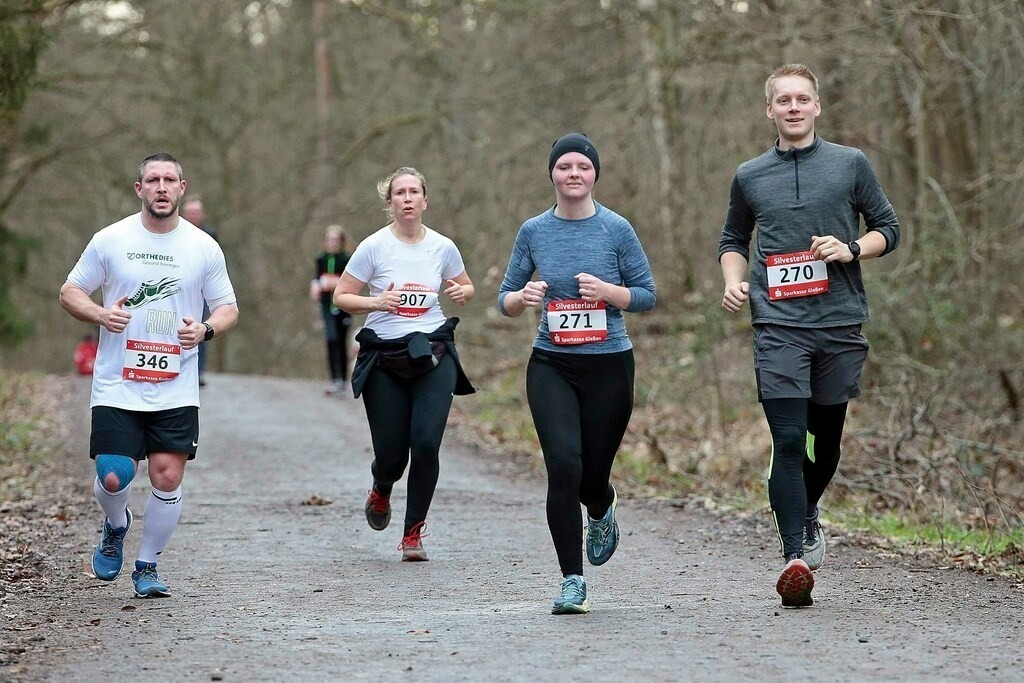 LAZ Gießen - Silvesterlauf Gießen | 31.12.2022, xovx, Leichtathletik Volkslauf, LAZ Gießen - Silvesterlauf Gießen 

Lauf über 21,1km und 10km. - Realisiert mit Pictrs.com