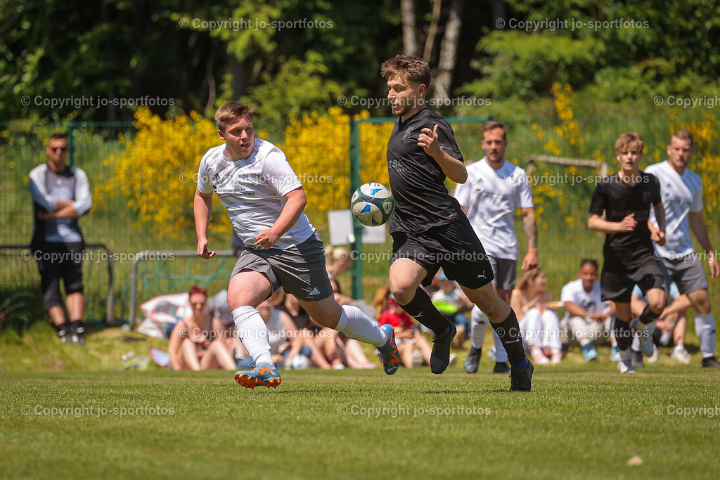BQ3I0266 | 04.06.2023; Kreisliga C Dillenburg; Rasenplatz Niederrossbach; SG Fellerdilln/Niederrossbach - SG Tringenstein/Oberndorf; Ergebnis: 1:2 (1:1)