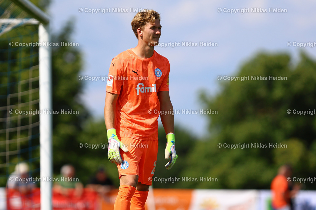 NH_EintrachtBraunschweig_HolsteinKiel_Testspiel_19072025 | #21 Jonas Krumrey (Holstein Kiel)Fußball I Herren I Testspiel I Saison 2025-2026  I Eintracht Braunschweig - Holstein Kiel I 19.07.2025 I Stadion am Salzgittersee - Realisiert mit Pictrs.com