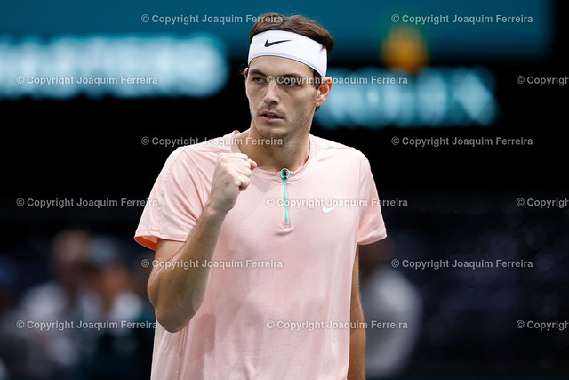 rolexmasters22_00230 | Paris, Frankreich 02.11.2022,  xabx Tennis ROLEX PARIS MASTERS 2022 Tag 3 v.li., Taylor FRITZ (USA) jubelt - Realizzato con Pictrs.com