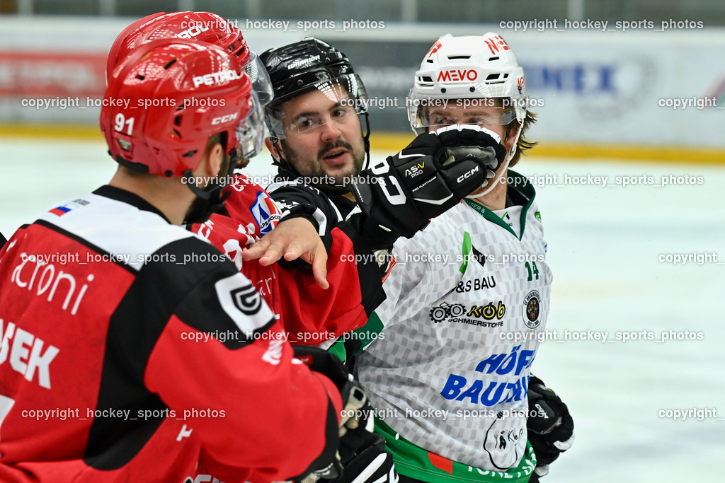 HDD Jesenice vs. EC Bregenzerwald 30.9.2022 | #97 Ulamec Luka, SCHWEIGHOFER Mark Referee, #14 Zwerger Julian