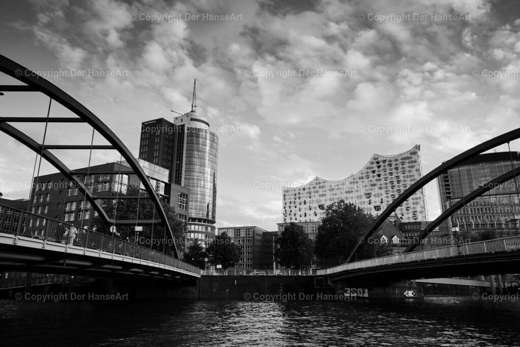 Der_HanseArt_Elbphilharmonie_Hamburg (41) | Der HanseArt - Große Auswahl an Wandbildern, Leinwänden, Postern, Acrylglas, Aludibond, Forex und Fineart Prints für jeden Einrichtungsstil. Viele Motive aus Hamburg, Norddeutschland, Nordsee, Ostsee, Strand, Meer, Landschaften in Schwarz-Weiß und Farbe.  - Realisiert mit Pictrs.com