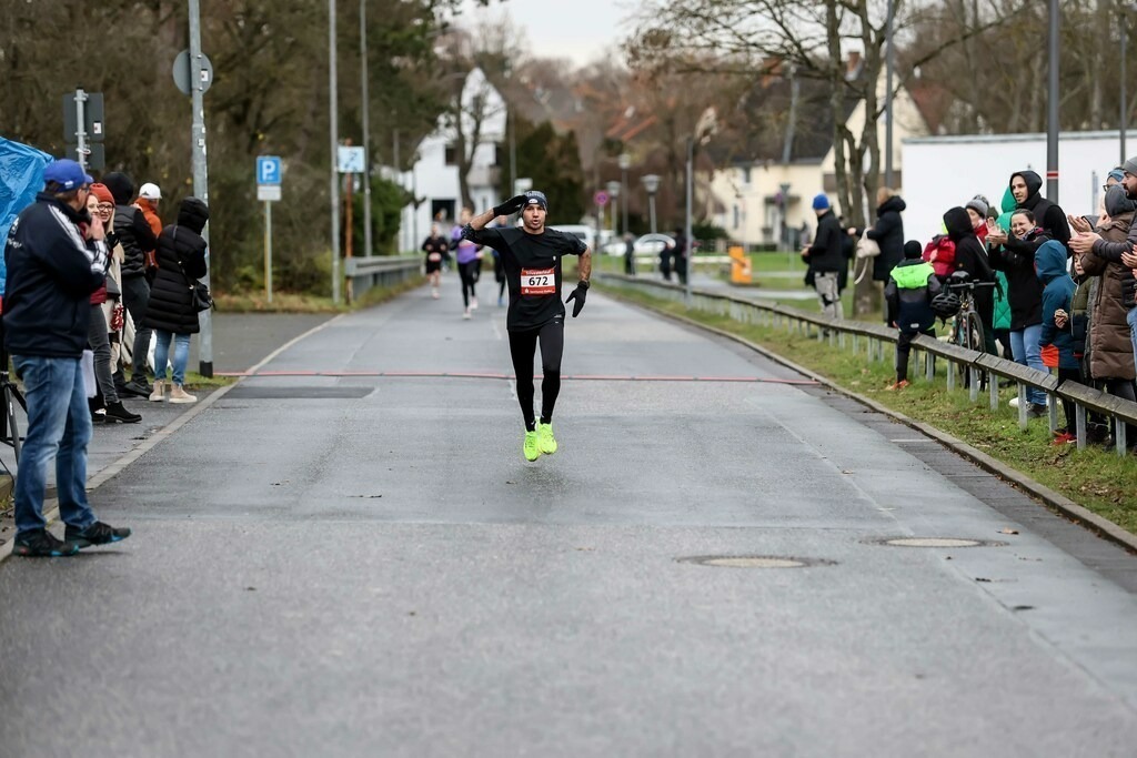 B88A2063 | silvesterlauf_2023 - Realisiert mit Pictrs.com