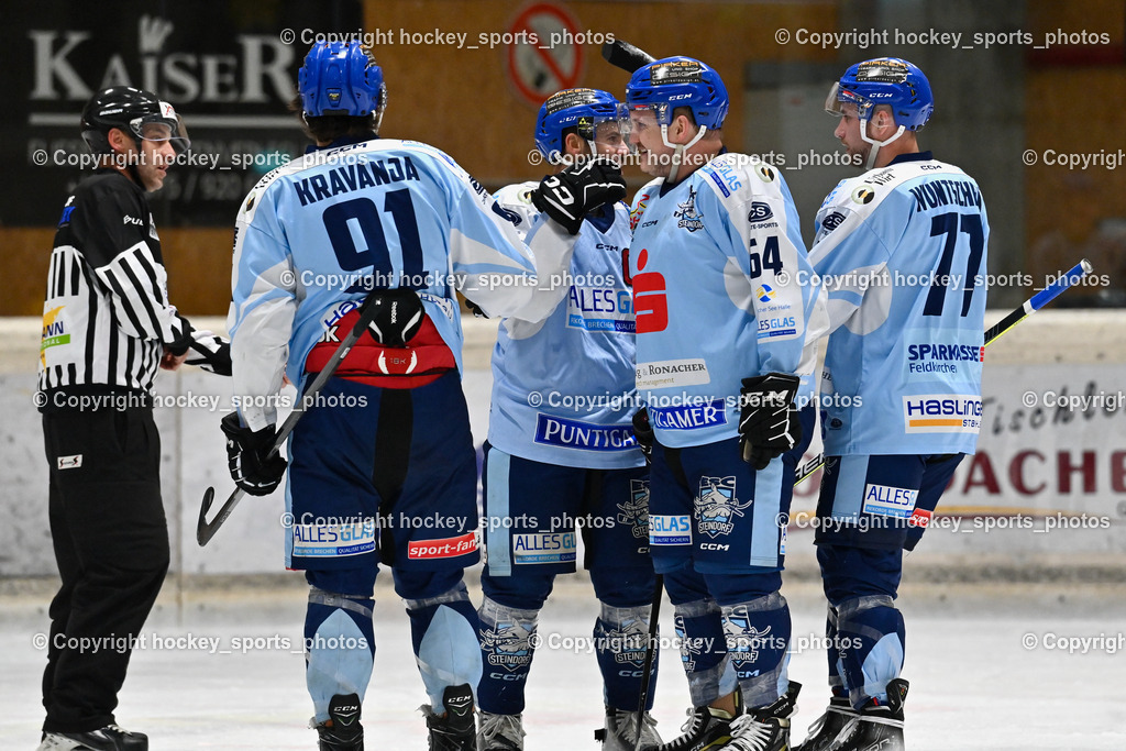 EC Spittal Hornets vs. ESC Steindorf 28.10.2023 | Jubel ESC Steindorf Mannschaft, DREIER Alexander Referee, #91 Kravanja Kristian, #57 Wilfan Franz, #64 Stichauner Fabian, #77 Wuntschek Manuel