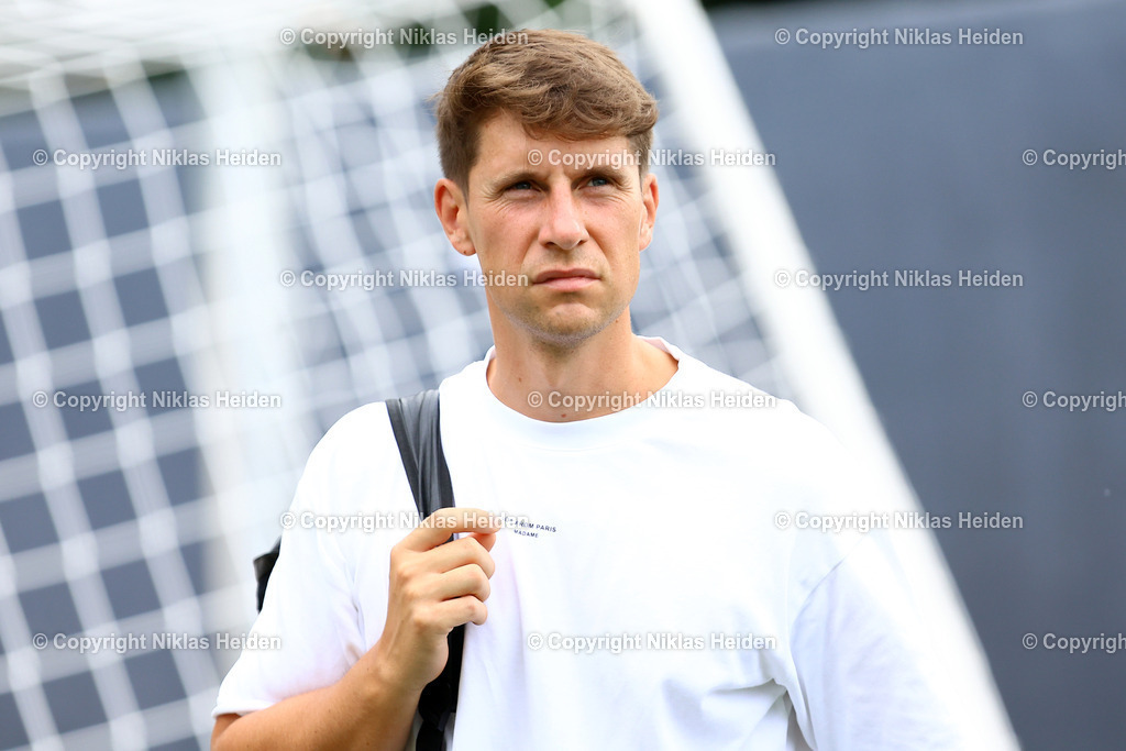 NH_HamburgerSVU21_HolsteinKielU23_Testspiel_20072025 | Loic Fave (NLZ-Direktor, Hamburger SV)Fußball I Herren I Testspiel I Saison 2025-2026  I Hamburger SV U21 - Holstein Kiel U23 I 20.07.2025 I Alexander-Otto-Akademie - Realisiert mit Pictrs.com