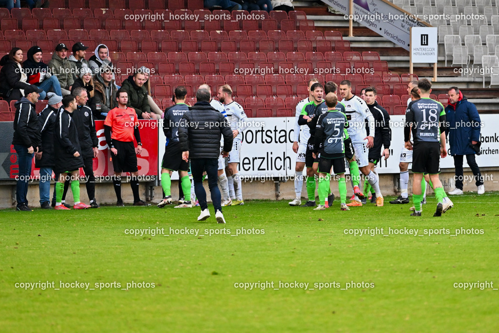 SV Feldkirchen vs.ASK Klagenfurt 19.11.2022 | Jubel SV Feldkirchen Mannschaft, #7 Sebastian Schmid, #6 Michael Tammegger, Headcoach ASK Klagenfurt Dietmar Thuller, provokante Jubel Szenen, Headcoach SV Feldkirchen, Hopfgartner Christoph Referee