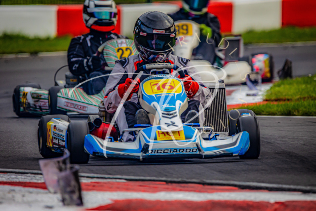 0E44F1A1-DB82-4FF4-96E3-9C0C10CF66C9 | traudl_s_fotos