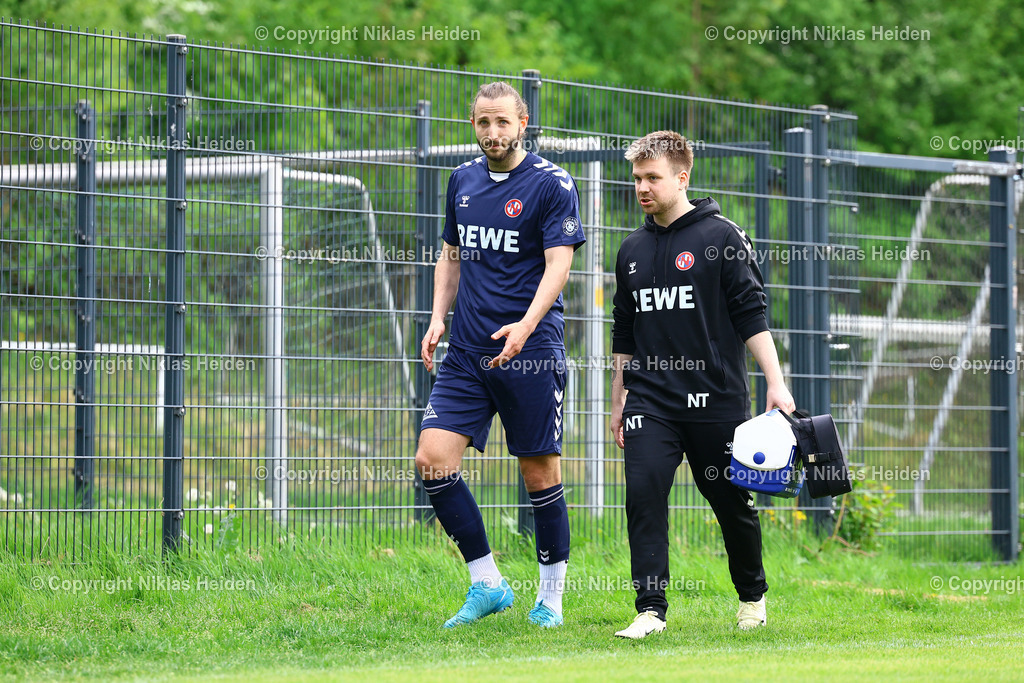 NH_Altona93_FCEintrachtNorderstedt_LottoPokal_03052025 | #13 Philipp Christian Koch (FC Eintracht Norderstedt) musste nach wenigen Minuten verletzt ausgewechselt werden.Fußball I Herren I Lotto Pokal I Saison 2024-2025 I Halbfinale I Altona 93 - FC Eintracht Norderstedt I 03.05.2025 I Adolf-Jäger-Kampfbahn - Realisiert mit Pictrs.com
