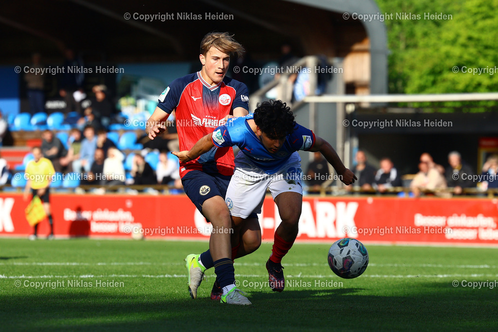 NH_HolsteinKielU19_FCHansaRostockU19_U19DFBNachwuchsliga_07052025 | #29 Younes Zöllner (Holstein Kiel U19), #16 Robin Falk (FC Hansa Rostock U19)Fußball I Junioren I U19 DFB-Nachwuchsliga I Saison 2024-2025 I Hauptrunde Liga B, Gruppa A, 12. Spieltag I Holstein Kiel U19 - FC Hansa Rostock U19 I 07.05.2025 I Citti-Fußballpark - Realisiert mit Pictrs.com