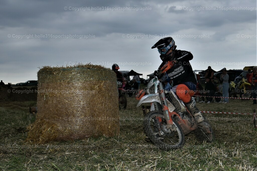 DSC_0280_01 (2) | Sportfotografie , Motorsport, Motoross, Reitsport, Mointainbike, Enduro,
Landschaft , Outdoor, Eventfotografie, Landschaft, Bilder online bestellen - Realisiert mit Pictrs.com