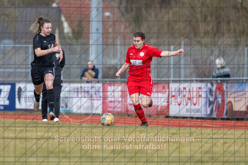 20250223_133957_0309 | #,1.FC Donzdorf (rot) vs. TSV Tettnang (schwarz), Fussball, Frauen-WFV-Pokal Achtelfinale, Saison 2024/2025, Rasenplatz Lautertal Stadion, Süßener Straße 16, 73072 Donzdorf, 23.02.2025 - 13:00 Uhr,Foto: PhotoPeet-Sportfotografie/Peter Harich