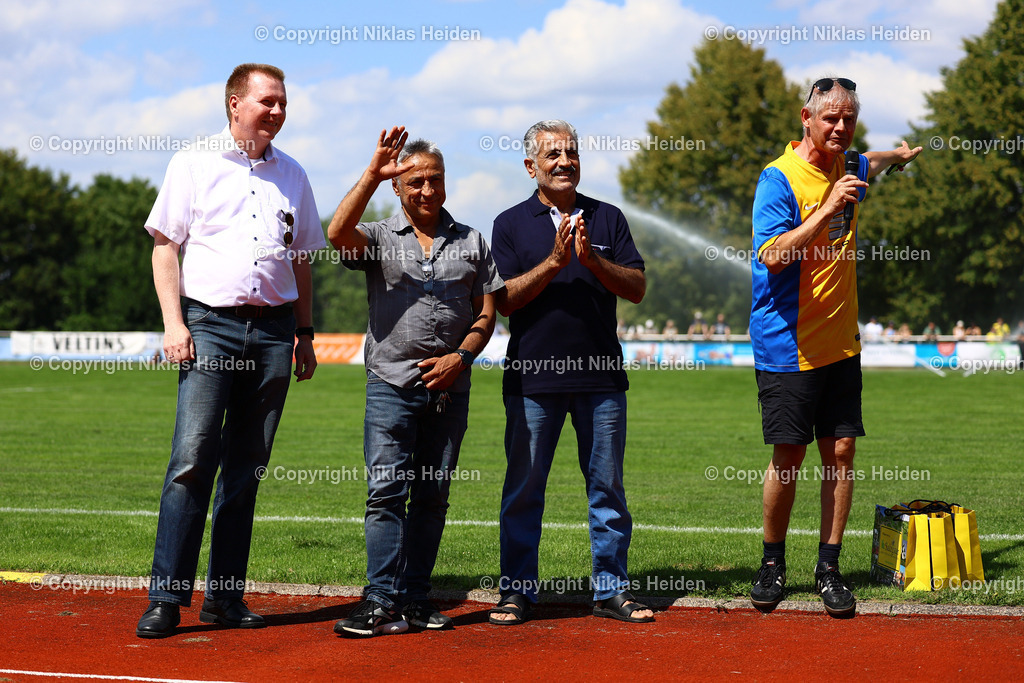 NH_EintrachtBraunschweig_HolsteinKiel_Testspiel_19072025 | Die beiden Mitarbeiter der Stadt Salzgitter machten die Austragung des Testspiels zwischen Eintracht Braunschweig und Holstein Kiel erst möglich.Fußball I Herren I Testspiel I Saison 2025-2026  I Eintracht Braunschweig - Holstein Kiel I 19.07.2025 I Stadion am Salzgittersee - Realisiert mit Pictrs.com